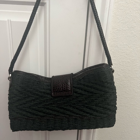 Brighton Straw Wicker Shoulder Bag - Picture 4 of 9